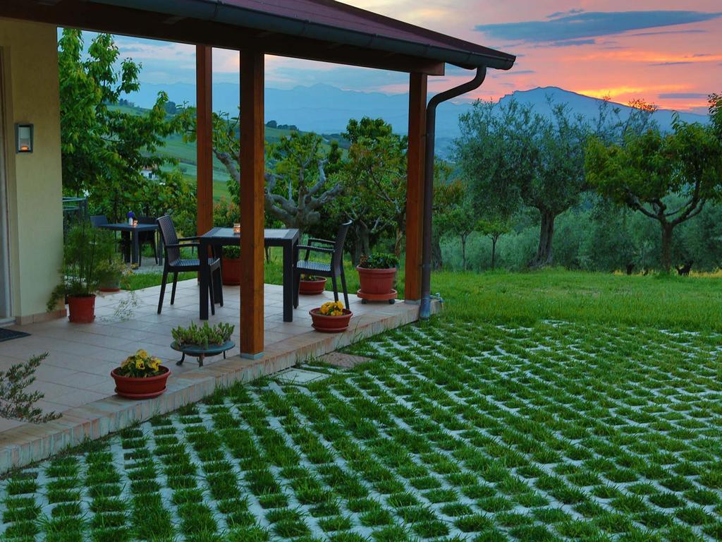 B&B Verdi Colline Controguerra Exterior photo